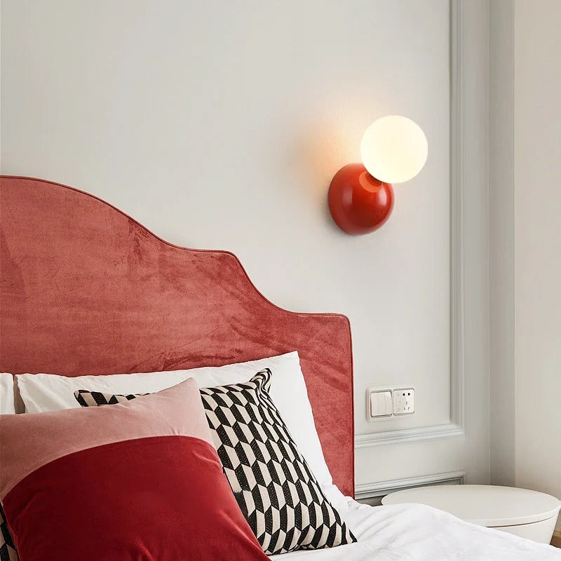 applique murale montee escalier rouge chambre moderne
